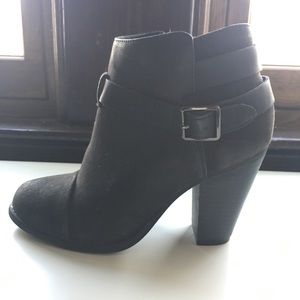 LC Lauren Conrad ankle bootie